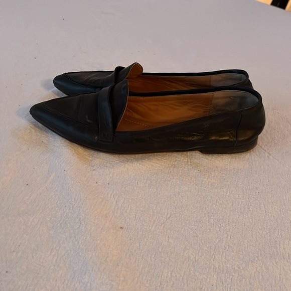 shoes - Picture 3 of 3